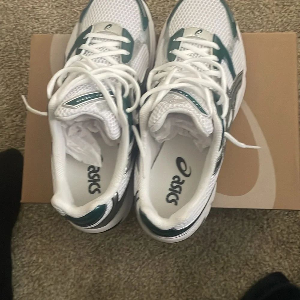ASICS - Picture 5 of 6